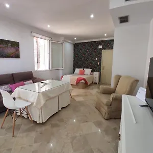 https://apartamento-granada-serrallo.es-andalucia.com